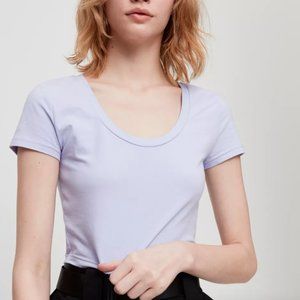 Aritzia TNA '90s Ballerina Cropped, scoop-neck t-shirt in lilac size medium NWT